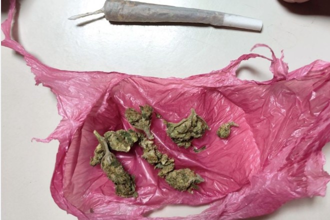 ΣΥΛΛΗΨΕΙΣ ΓΙΑ ΝΑΡΚΩΤΙΚΑ ΚΑΙ ΚΑΠΝΟ ΣΤΙΣ ΣΕΡΡΕΣ