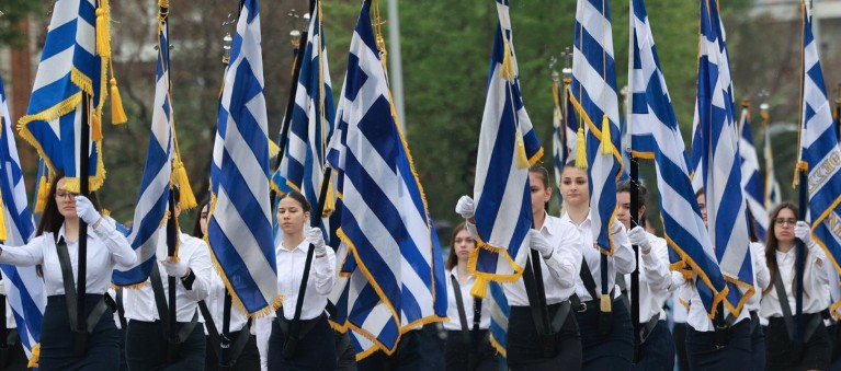 25η ΜΑΡΤΙΟΥ: Η ΠΑΡΕΛΑΣΗ, Η ΣΧΟΛΙΚΗ ΕΟΡΤΗ ΚΑΙ ΑΠΟΥΣΙΕΣ
