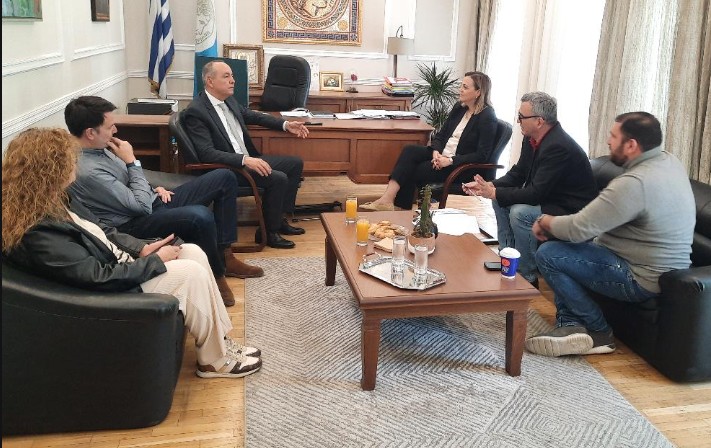 ΤΗ ΔΗΜΑΡΧΟ ΣΕΡΡΩΝ ΕΠΙΣΚΕΦΘΗΚΕ Ο ΘΕΟΔΩΡΟΣ ΚΑΡΑΟΓΛΟΥ ΥΠΟΨΗΦΙΟΣ ΠΕΡΙΦΕΡΕΙΑΡXΗΣ ΚΕΝΤΡΙΚΗΣ ΜΑΚΕΔΟΝΙΑΣ