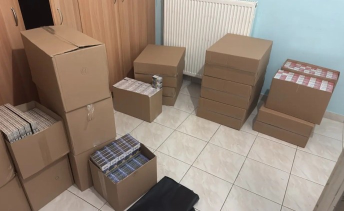 ΕΞΑΡΘΡΩΣΗ ΕΓΚΛΗΜΑΤΙΚΗΣ ΟΜΑΔΑΣ ΠΟΥ ΔΙΑΚΙΝΗΣΑΝ 240.000 ΛΑΘΡΑΙΑΑ ΠΑΚΕΤΑ ΤΣΙΓΑΡΑ