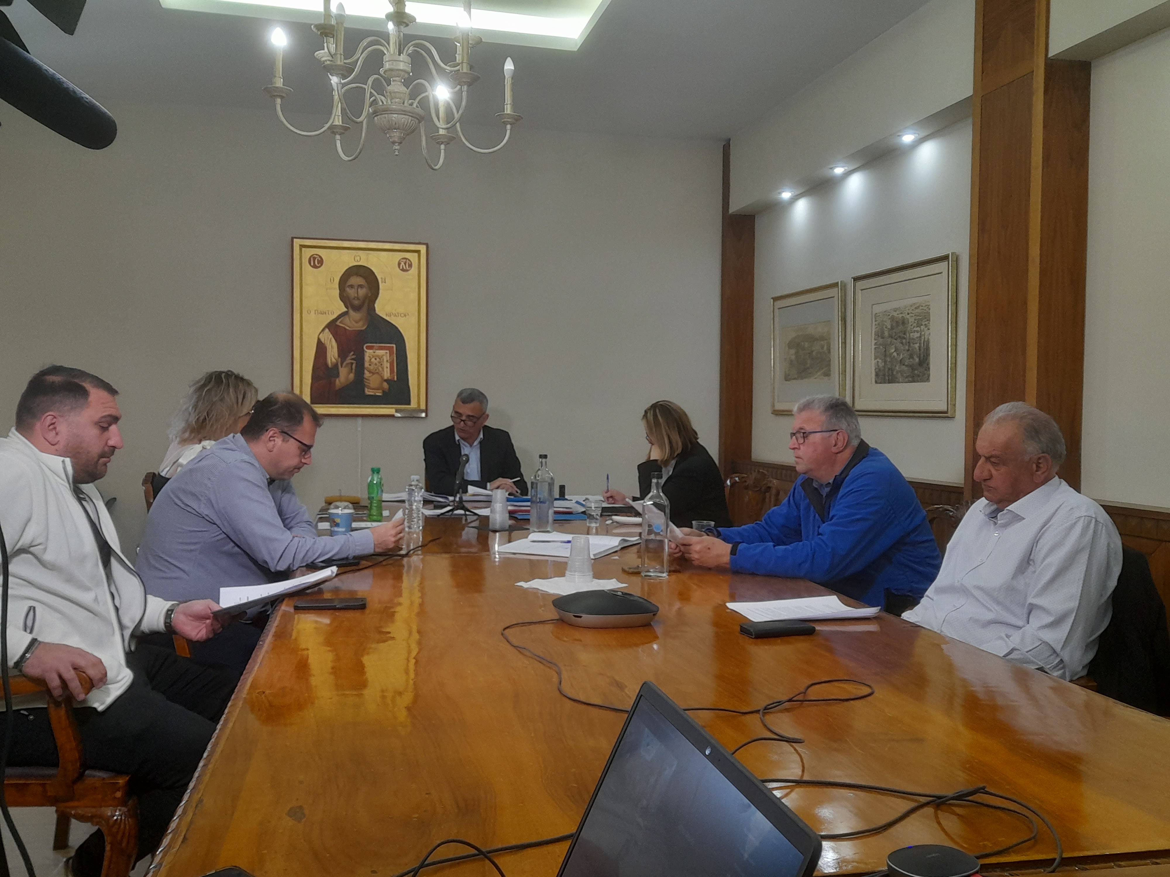 ΑΝΤΙΔΡΑΣΕΙΣ ΣΤΗ ΔΗΜΟΤΙΚΗ ΕΠΙΤΡΟΠΗ ΣΕΡΡΩΝ ΓΙΑ ΤΗΝ ΑΠΟΔΟΧΗ ΔΩΡΕΑΣ ΚΑΛΑΦΟΦΟΡΟΥ ΟΧΗΜΑΤΟΣ ΚΑΙ ΤΗΝ ΕΚΘΕΣΗ ΕΙΣΟΔΩΝ-ΕΞΟΔΩΝ Δ΄ΤΡΙΜΗΝΟΥ 2025