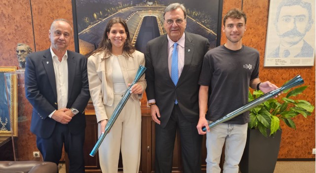 Η ΕΛΛΗΝΙΚΗ ΟΛΥΜΠΙΑΚΗ ΕΠΙΤΡΟΠΗ ΠΑΡΕΔΩΣΕ ΤΗΝ ΟΛΥΜΠΙΑΚΗ ΔΑΔΑ ΣΤΟΥΣ ΑΘΛΗΤΕΣ ΠΕΤΡΟ ΓΚΑΪΔΑΤΖΗ ΚΑΙ ΕΛΕΝΑ ΞΕΝΑΚΗ