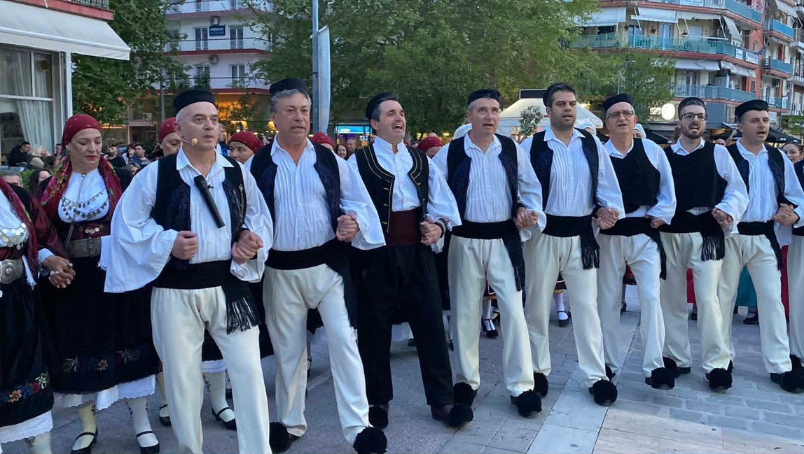 «ΚΑΓΚΕΛΑΡΗΣ ΠΑΠΑΔΑΤΩΝ» : Ο ΚΟΡΥΦΑΙΟΣ ΠΑΣΧΑΛΙΝΟΣ ΧΟΡΟΣ ΑΝΑΒΙΩΣΕ ΣΤΙΣ ΣΕΡΡΕΣ