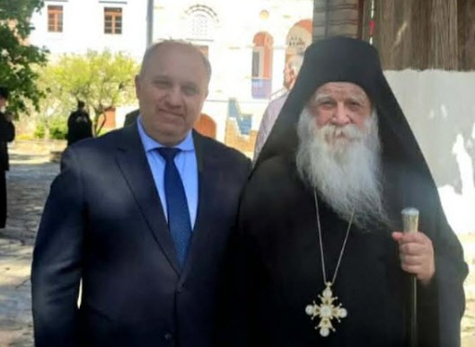 Ο ΔΗΜΑΡΧΟΣ ΣΙΝΤΙΚΗΣ ΓΙΩΡΓΟΣ ΤΑΤΣΙΟΣ ΒΡΕΘΗΚΕ ΣΤΗΝ ΙΕΡΑ ΜΟΝΗ ΞΕΝΟΦΩΝΤΟΣ ΣΤΟ ΑΓΙΟ ΟΡΟΣ