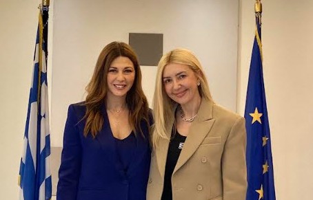 ΣΥΝΑΝΤΗΣΗ ΦΩΤΕΙΝΗΣ ΑΡΑΜΠΑΤΖΗ ΜΕ ΤΗΝ ΣΟΦΙΑ ΖΑΧΑΡΑΚΗ