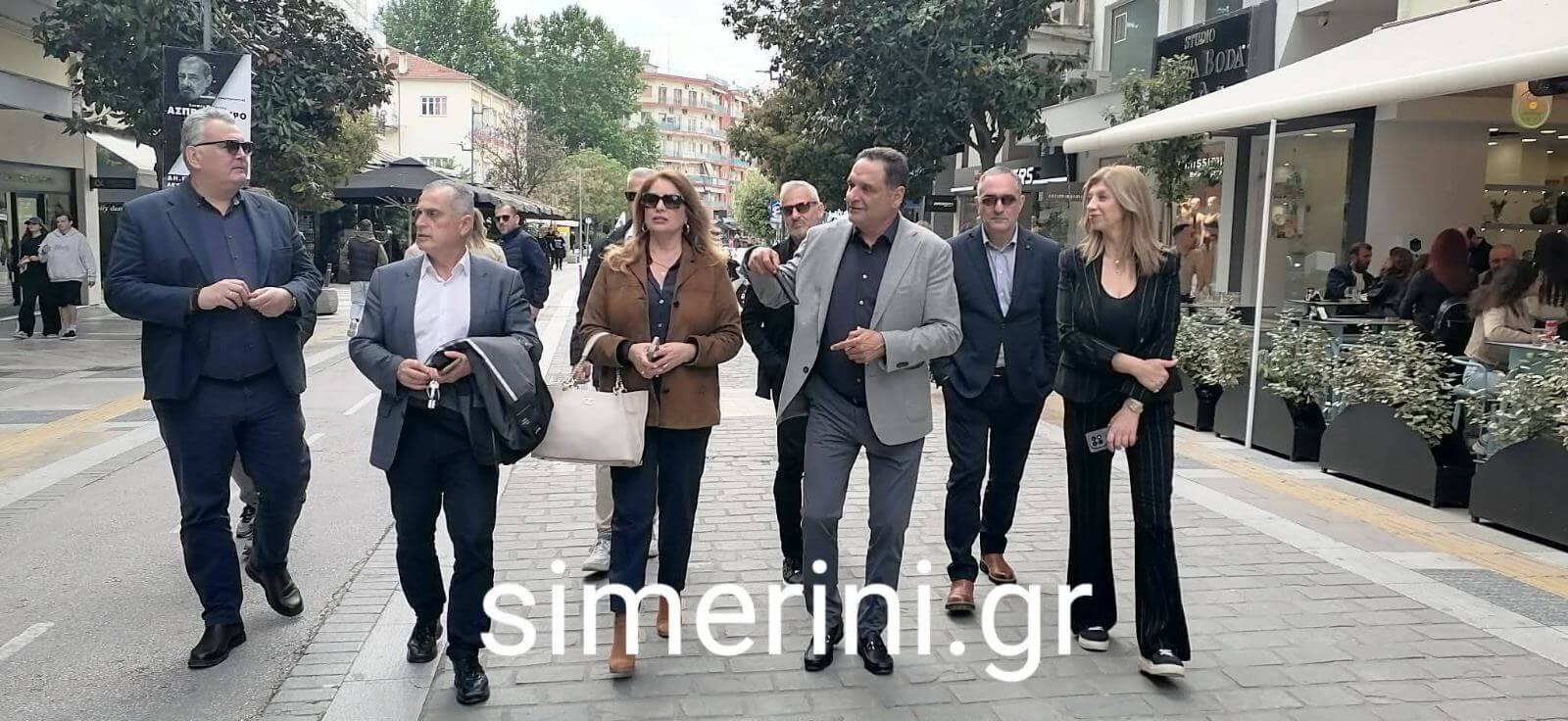 ΕΝΘΟΥΣΙΑΣΜΕΝΗ ΑΠΟ ΤΙΣ ΣΕΡΡΕΣ Η ΑΝΤΖΕΛΑ ΓΚΕΡΕΚΟΥ