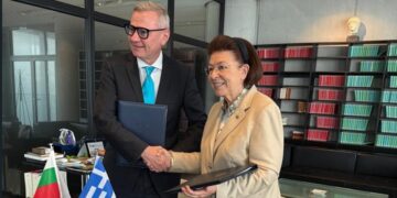 48 ΚΕΙΜΗΛΙΑ, ΤΜΗΜΑ ΤΩΝ «ΕΛΓΙΝΕΙΩΝ ΤΗΣ ΜΑΚΕΔΟΝΙΑΣ» ΕΠΙΣΤΡΕΦΟΥΝ ΣΤΗΝ ΕΛΛΑΔΑ